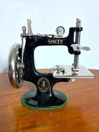 Antique Singer Child's Sewing Machine