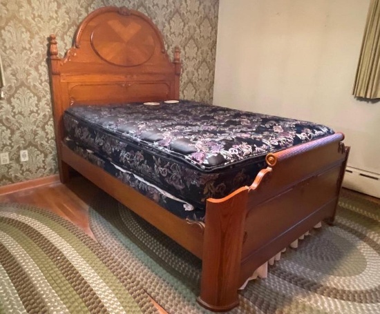 Vintage Wooden Queen Bed