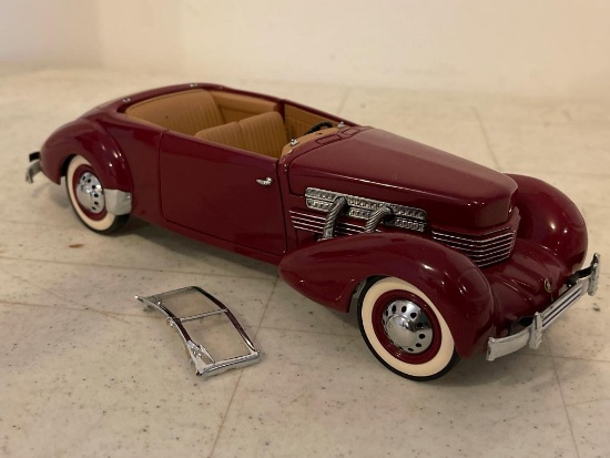 Franklin Mint 1937 Cord 812 Phaeton Coupe Die Cast Car - Has Defects