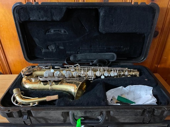 The Selmer Company Bundy II Saxophone in Case