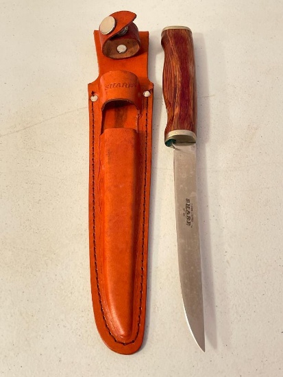 Sharp Filleting Knife in Leather Sheath