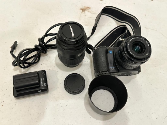 Olympus E-500 Digital Camera with 17.5-45mm and 40-150mm Lenses, With Battery and Charger