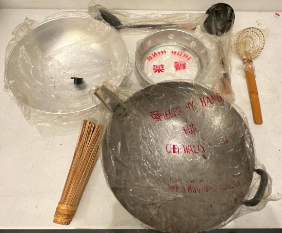 A Wok with all Accesories,
