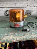 Federal, Magnetic Mount Yellow Light, Works