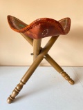 3 Legged Stool with Removable Legs