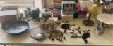 Table Lot of Decor