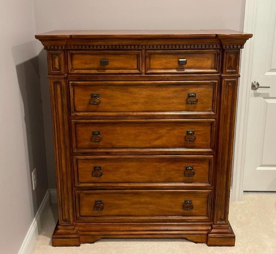 Raymour and Flanigan Wooden Chest of Drawers