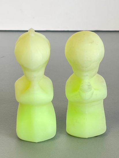 Pair of Fenton Satin Custard Uranium Praying Children