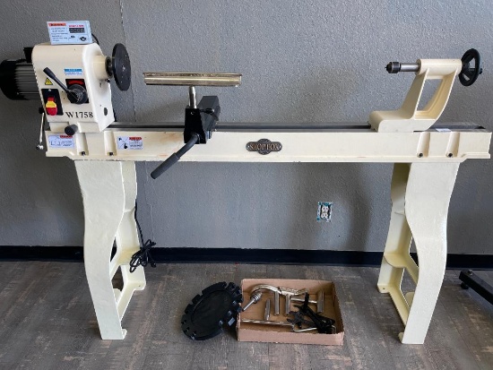 Shop Fox Variable Speed Wood Lathe with Digital Readout