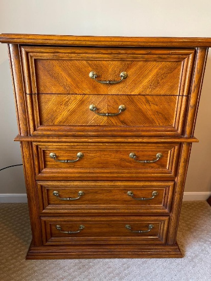 Basset Chest of Drawers