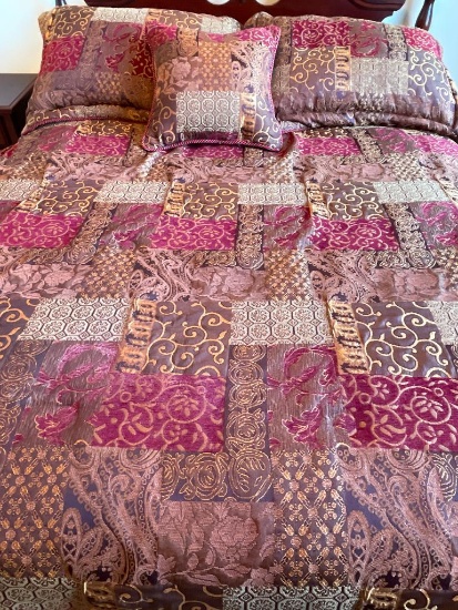 Queen Size Comforter and Shams