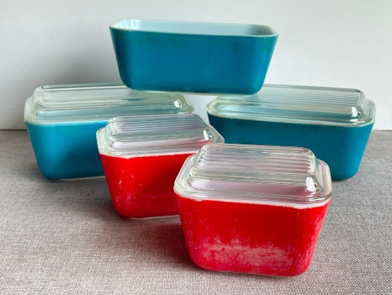 Group of Pyrex Refrigerator Containers