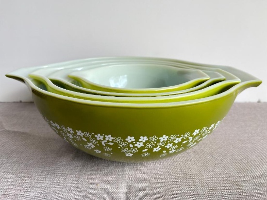 Set of Vintage Pyrex Nesting Bowls