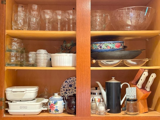 Kitchen Cabinet Contents Lot