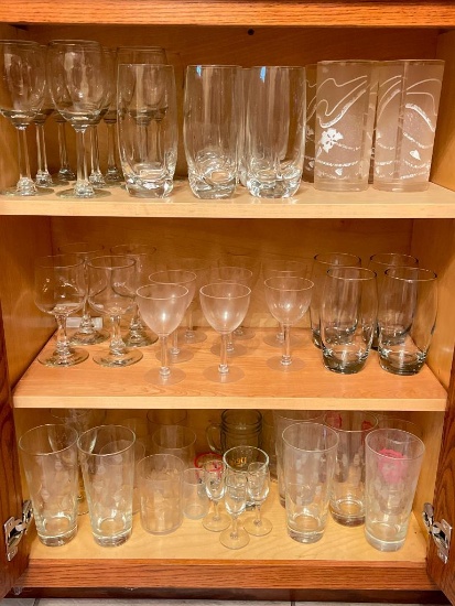 Kitchen Cabinet Contents Lot