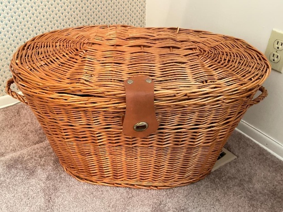 Large Lidded Wicker Basket