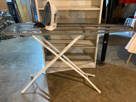 Black & Decker Iron with Ironing Board