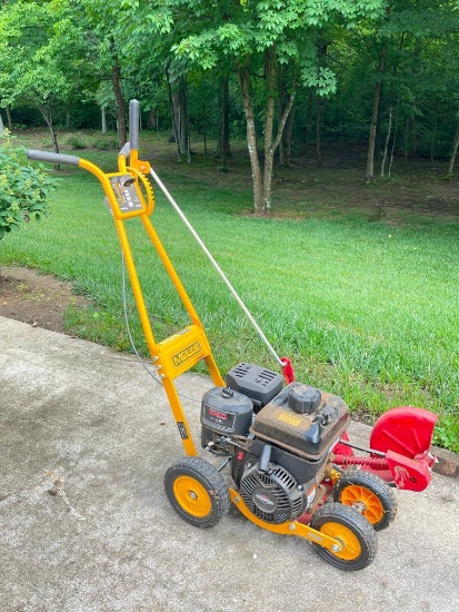 Mc Lane Gas Edger with 127cc Motor Model 801