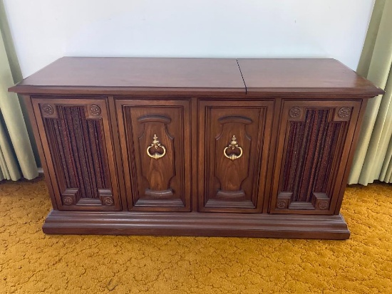 Vintage Xenith Stereo with 8 Track and Turn Table