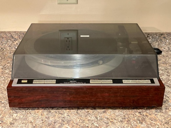 Denon DP-37F Turntable