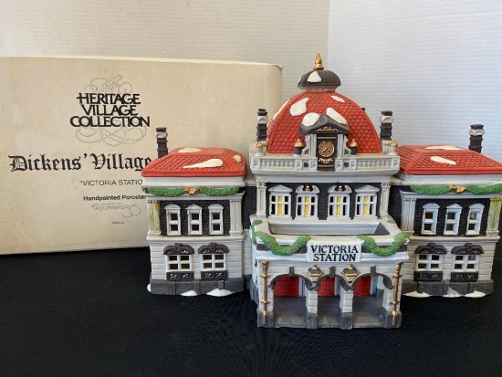 Department 56 - Dickens Village Series- Victoria Station