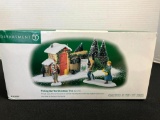 Department 56 - Christmas in the City Series - Picking Out the Christmas Tree Figure