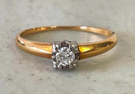 14 KT Gold Ladies Ring