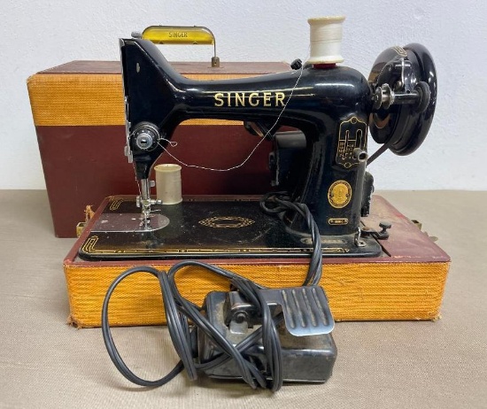 Vintage Singer 99K Sewing Machine