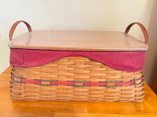 Longaberger Basket (2202)