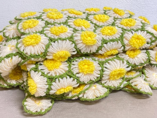 Vintage Handmade Daisy Afghan