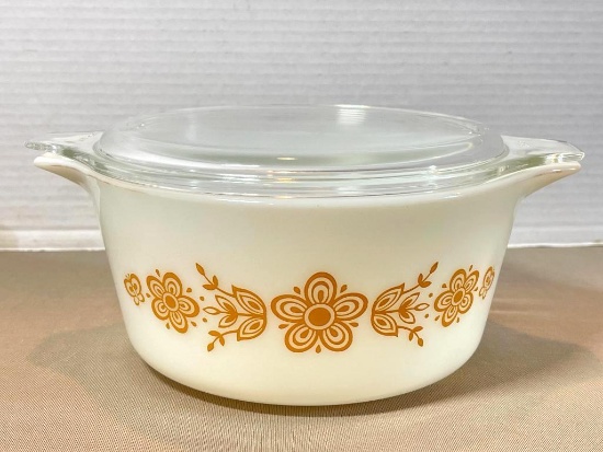 Vintage Pyrex 1.5 Quart Lidded Dish