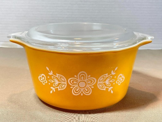 Vintage Pyrex 1 Quart Lidded Dish