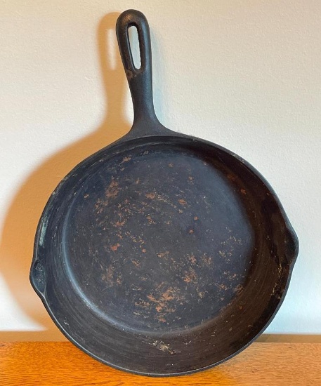 10.5" Cast Iron Skillet
