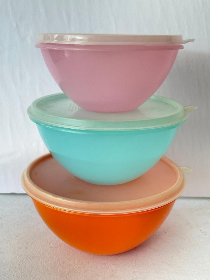 Group of Vintage Tupperware Nesting Bowls