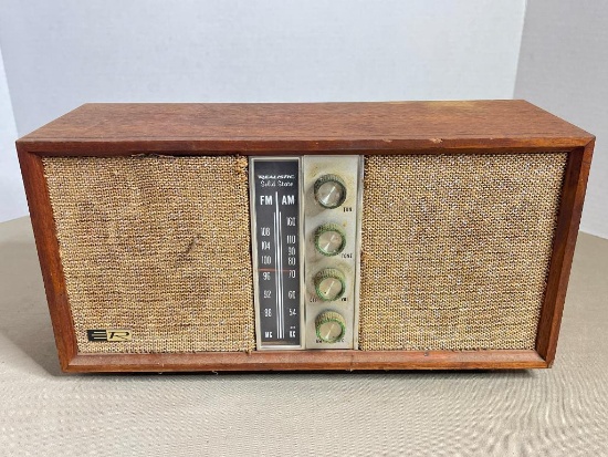 Vintage Realistic Radio