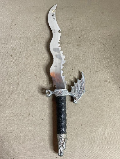 Serrated Rippled Fantasy Dagger