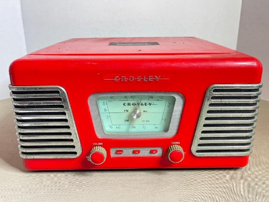 Retro Crosley Radio / Turntable