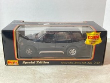 Die Cast Car (1:18 Scale) - Maisto 1997 Mercedes Benz ML 320