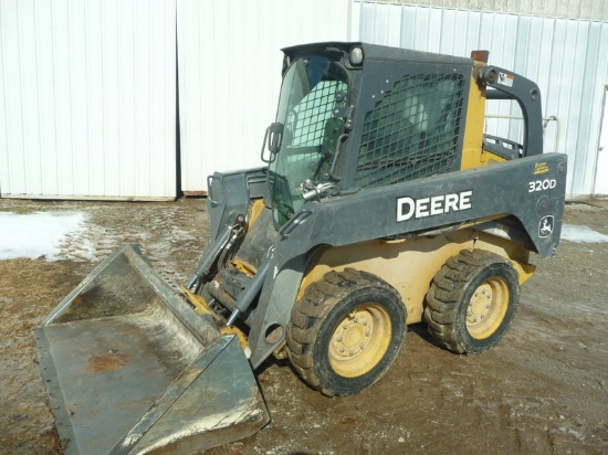 JD 320 Skid Steer