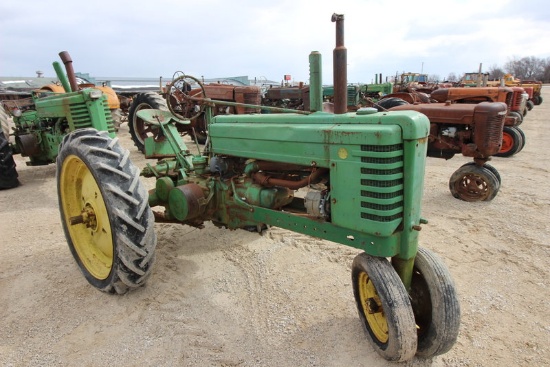 JD B Tractor