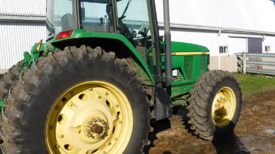 John Deere 7510 Tractor