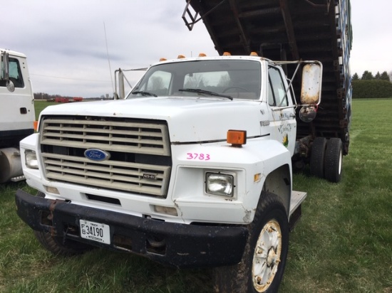 Ford F800 w/ platform dump