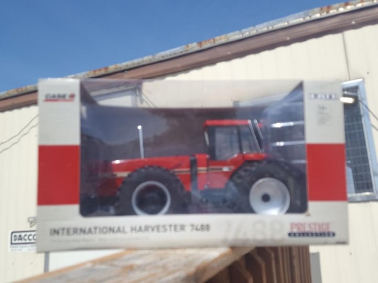 International 7488 2+2 Prestige Series 1/16th Tractor NIB