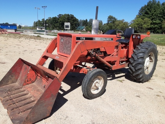 Allis Chalmers 170 Tractor, w/Loader
