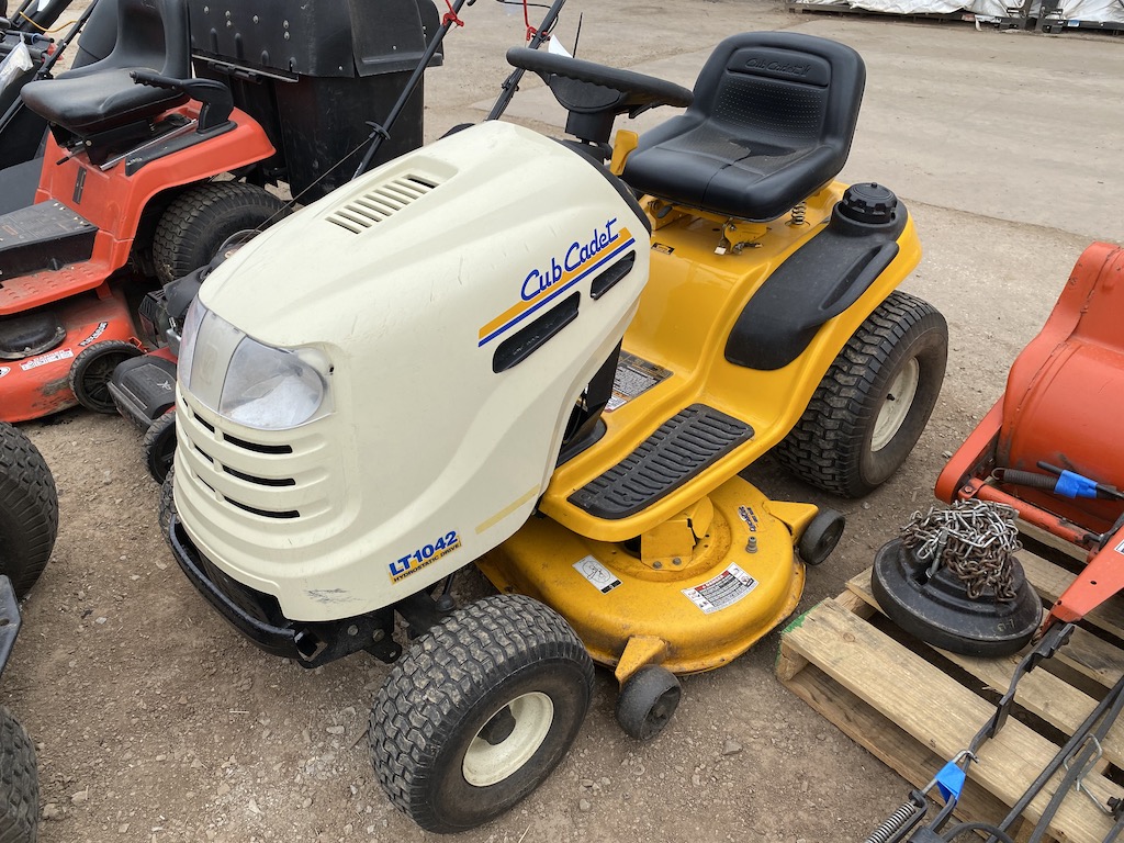 Cub Cadet LT1042 Lawn Tractor Proxibid