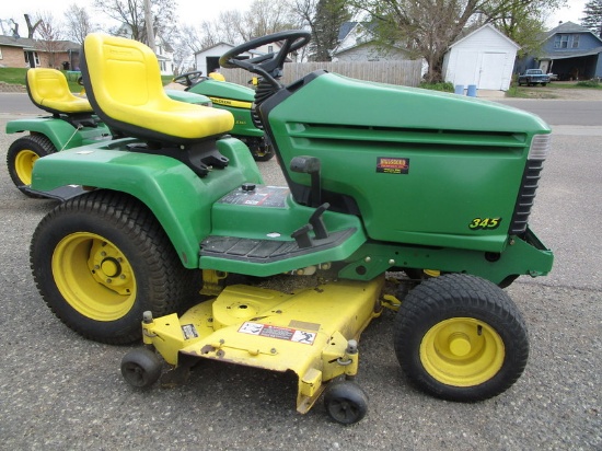 John Deere 345