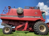 International 1440 Combine