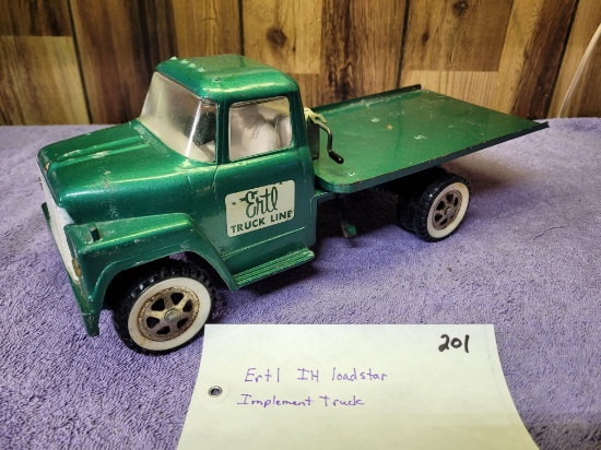 Ertl IH Loadstar Implement Truck
