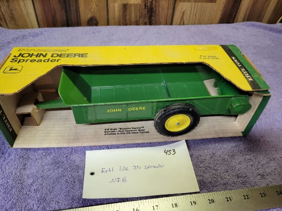 Ertl 1/16 John Deere Spreader