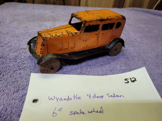 Wyandotte 4 door Sedan, 6 inch, spoke wheel